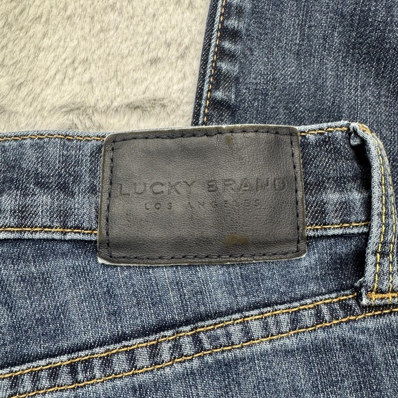Lucky Brand Jeans Mens 32x32 Blue 221 Straight Denim Zip Fly Classic Medium Wash - Picture 2 of 8